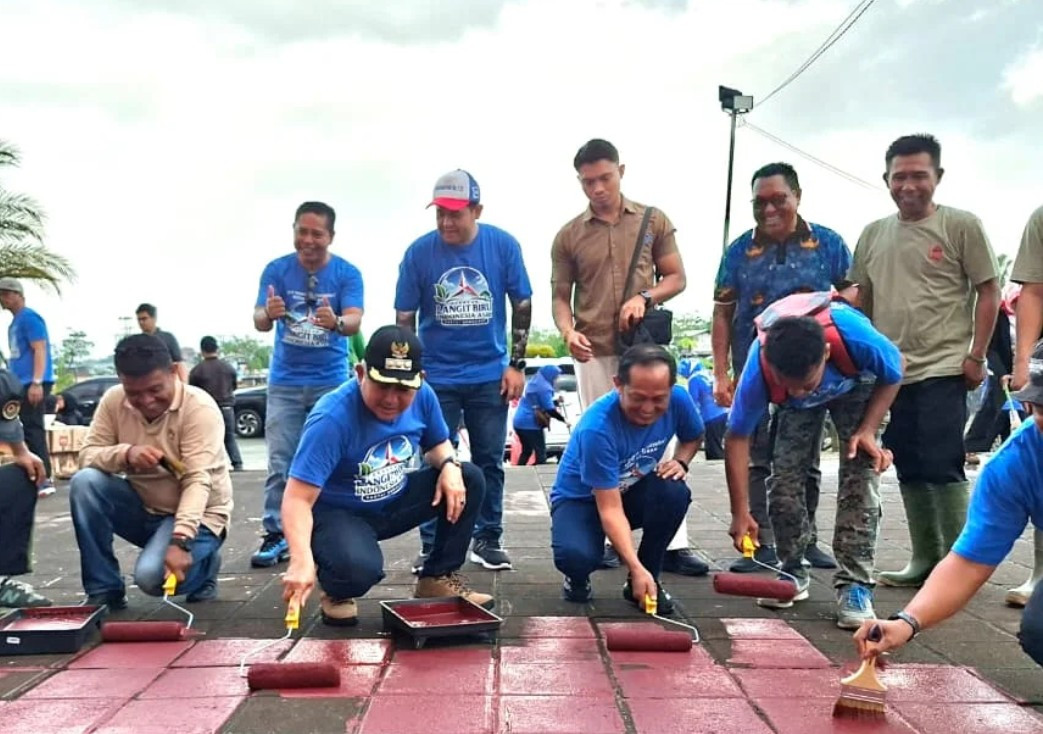 Demokrat Tarakan dan Pemkot Bersihkan Islamic Centre, Libatkan 400 Relawan dalam Gerakan Langit Biru